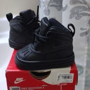New! infant Nike Boots Size2c